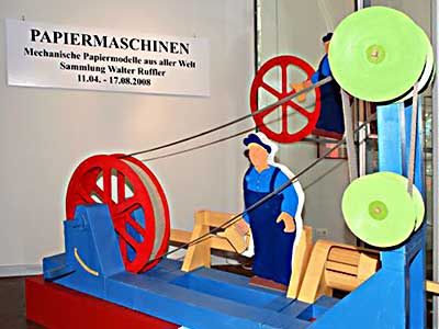 Ausstellung Papiermaschinen